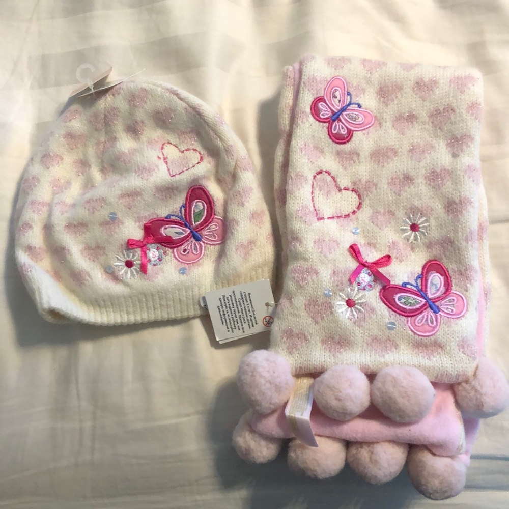 Child winter hat and scarf